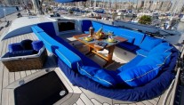 BAIURDO VI - Center Cockpit and Dining Area